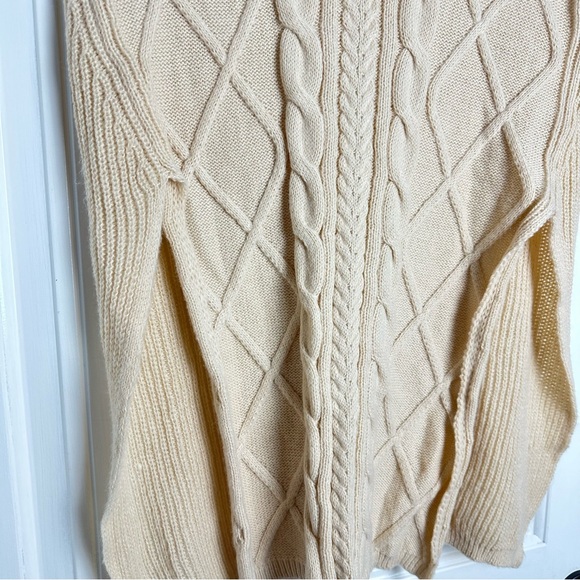 Boutique Chic cream knitted turtleneck poncho sweater size small - Picture 5 of 7